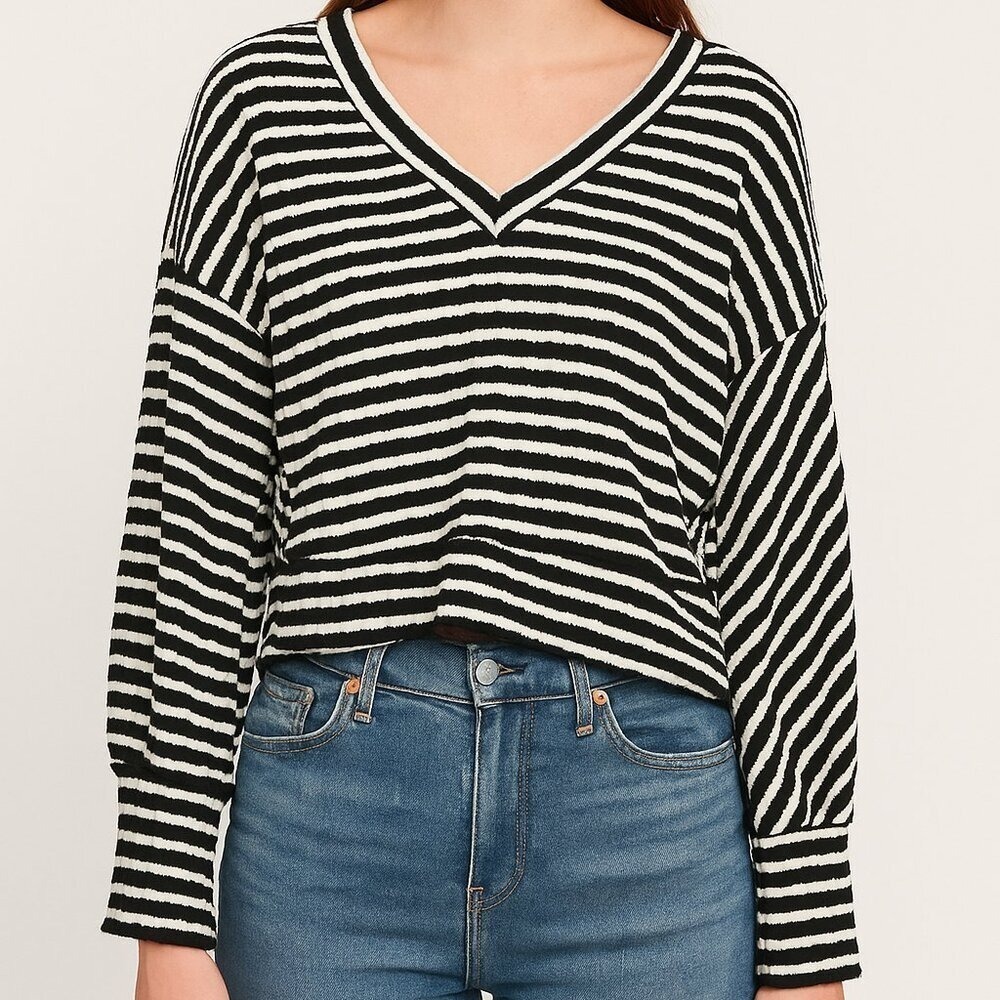 Altar'd State Women's Black White Striped V-Neck Ribbed Cropped Top S